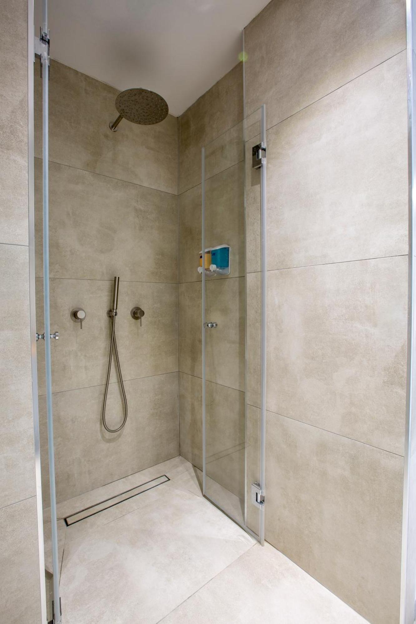Ferienwohnung חוויה בכיכר גולד Netanja Exterior foto