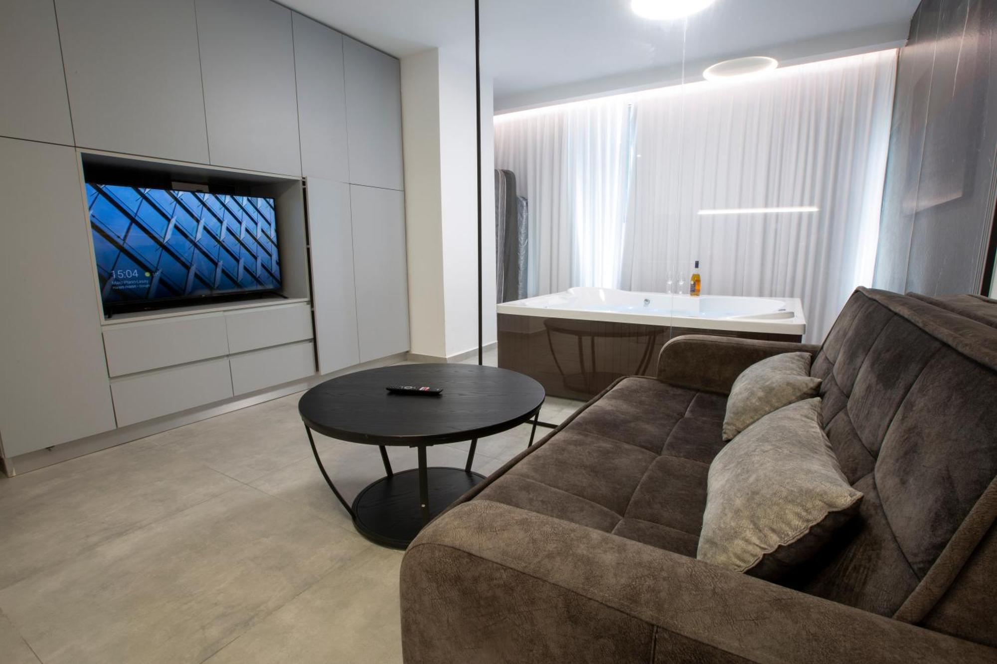 Ferienwohnung חוויה בכיכר גולד Netanja Exterior foto